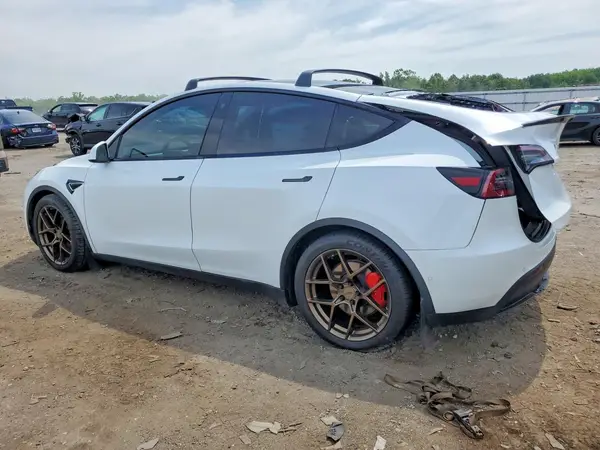 5YJYGDEF8MF258812 2021 TESLA MODEL Y - Image 2