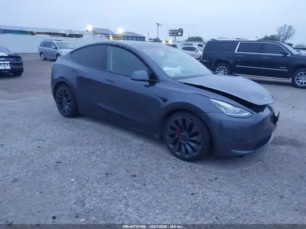 5YJYGDEF9MF076181 2021 TESLA MODEL Y - Image 1