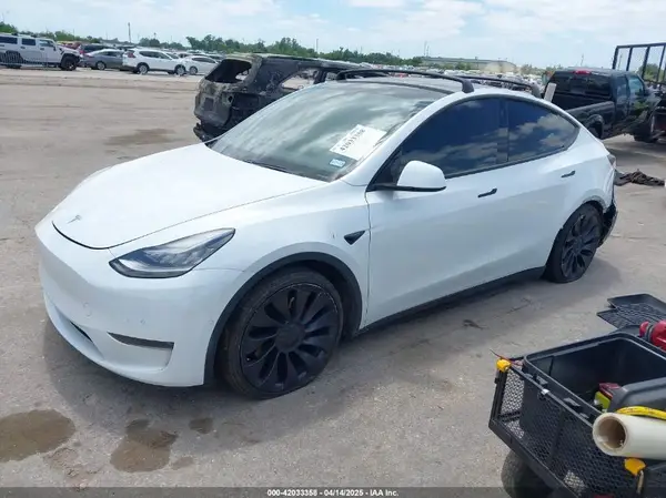 5YJYGDEF9MF081798 2021 TESLA MODEL Y - Image 2