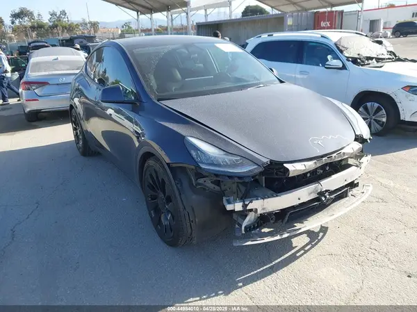 5YJYGDEF9MF093997 2021 TESLA MODEL Y - Image 1