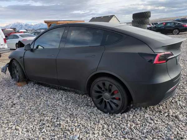 5YJYGDEF9MF098617 2021 TESLA MODEL Y - Image 2