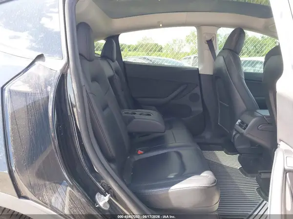 5YJYGDEF9MF157682 2021 TESLA MODEL Y - Image 8