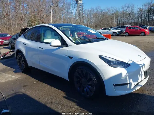 5YJYGDEF9MF178483 2021 TESLA MODEL Y - Image 1
