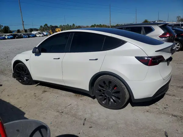 5YJYGDEF9MF243574 2021 TESLA MODEL Y - Image 2