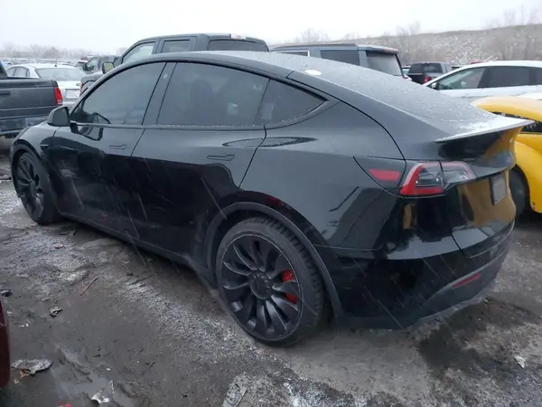 5YJYGDEF9MF261153 2021 TESLA MODEL Y - Image 2