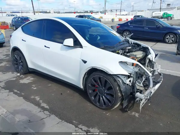 5YJYGDEF9MF261699 2021 TESLA MODEL Y - Image 1