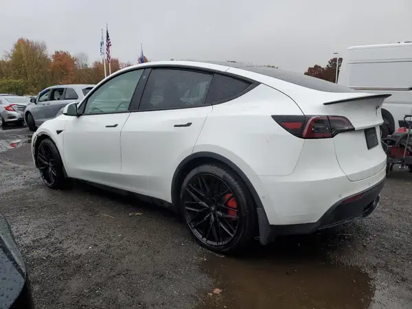 5YJYGDEF9MF302266 2021 TESLA MODEL Y - Image 2