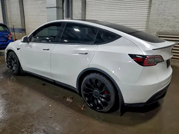 5YJYGDEF9MF302493 2021 TESLA MODEL Y - Image 2