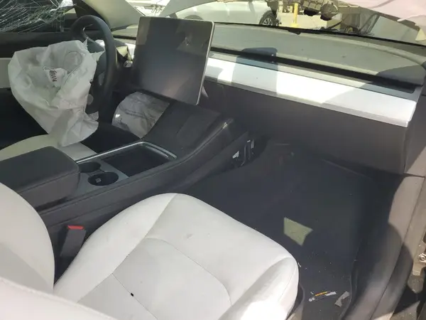 5YJYGDEFXMF215928 2021 TESLA MODEL Y - Image 8