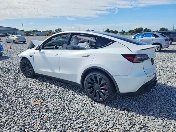 5YJYGDEFXMF219994 2021 TESLA MODEL Y - Image 2