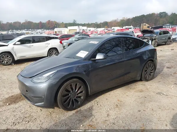 5YJYGDEFXMF267964 2021 TESLA MODEL Y - Image 2