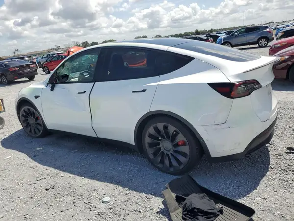 5YJYGDEFXMF269326 2021 TESLA MODEL Y - Image 2