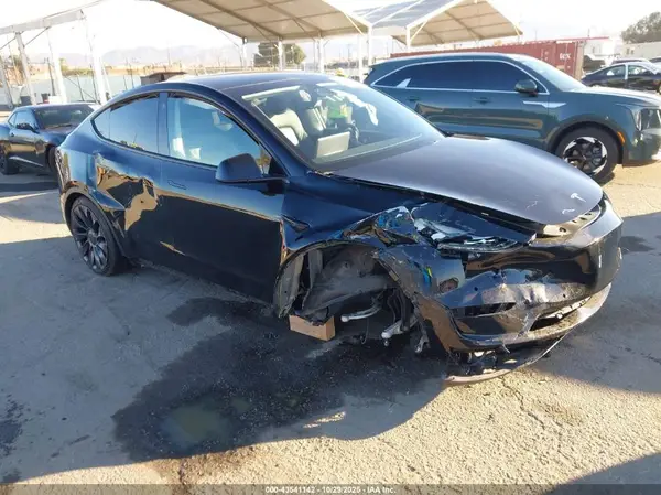 5YJYGDEFXMF277720 2021 TESLA MODEL Y - Image 1
