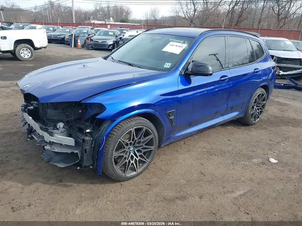 5YM13EC00N9J40869 2022 BMW X3 M - Image 2