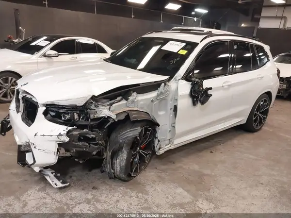 5YM13EC01R9U24727 2024 BMW X3 M - Image 2