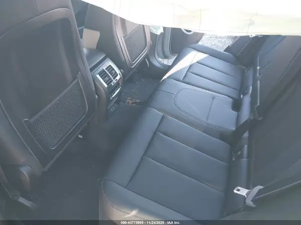 5YM13EC03R9T66085 2024 BMW X3 M - Image 8