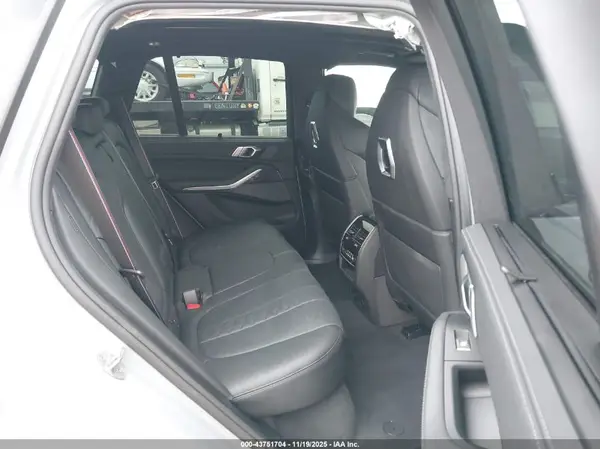 5YM13ET01T9055780 2026 BMW X5 M - Image 8
