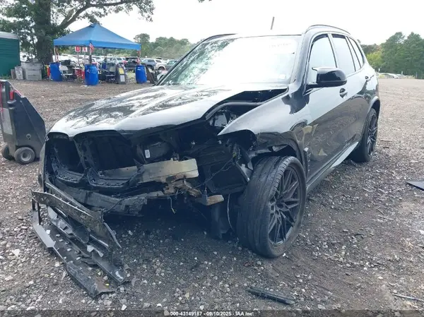 5YM13ET07S9X53115 2025 BMW X5 M - Image 2