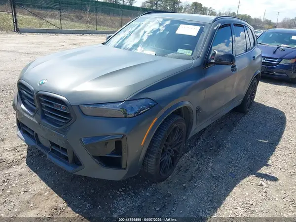 5YM13ET08S9Y96218 2025 BMW X5 M - Image 2