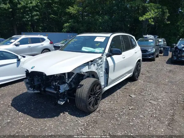 5YM13ET0XS9Y05076 2025 BMW X5 M - Image 2