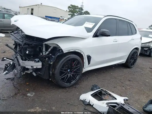 5YM13ET0XT9060668 2026 BMW X5 M - Image 2