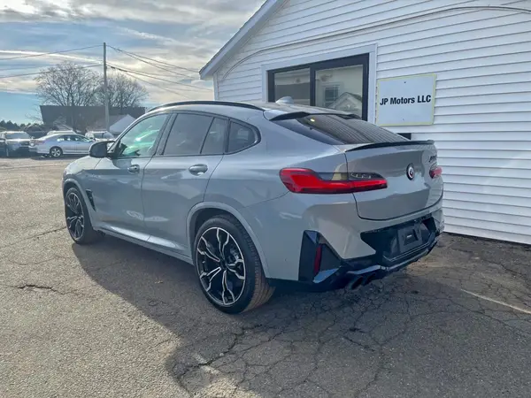 5YM23EC00N9M73920 2022 BMW X4 - Image 2