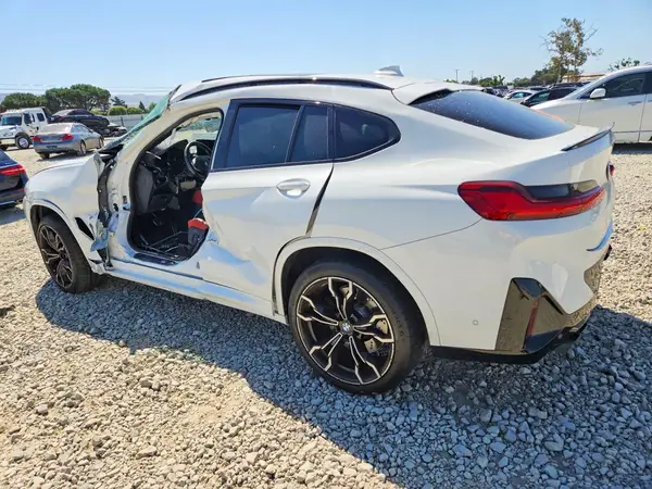 5YM23EC01R9U35960 2024 BMW X4 - Image 2