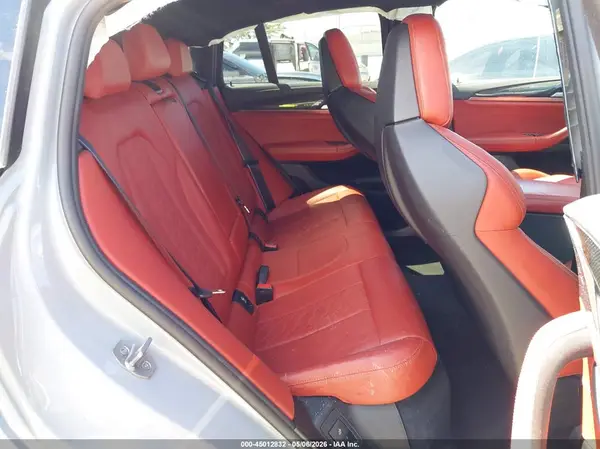 5YM23EC05N9N03400 2022 BMW X4 M - Image 8