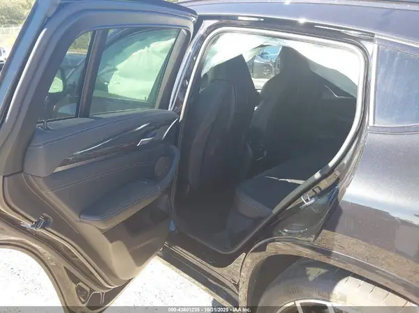 5YM23EC09P9R48855 2023 BMW X4 M - Image 8