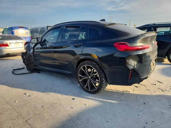 5YM23EC0XN9J03333 2022 BMW X4 - Image 2