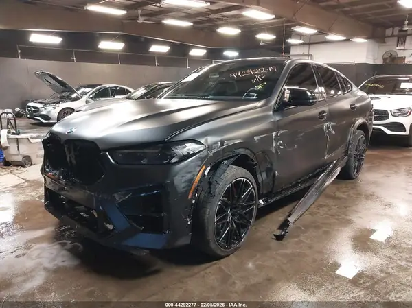 5YM23ET03T9147039 2026 BMW X6 M - Image 2
