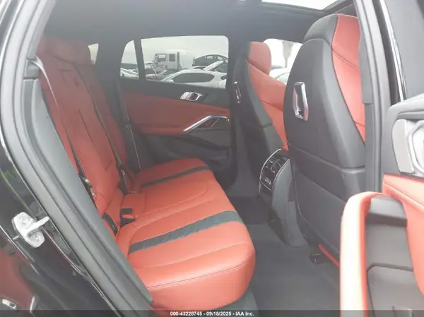 5YM23ET07S9Y53106 2025 BMW X6 M - Image 8