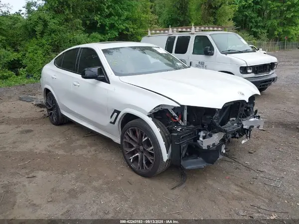 5YMCY0C01P9R18239 2023 BMW X6 M - Image 1