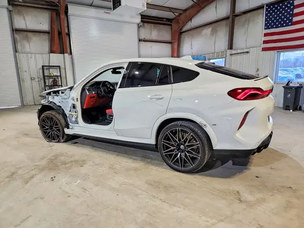 5YMCY0C02P9R55493 2023 BMW X6 - Image 2
