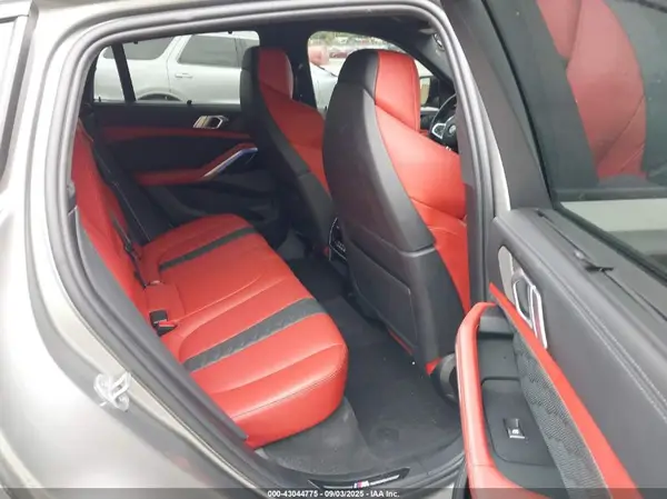 5YMCY0C04N9J87495 2022 BMW X6 M - Image 8