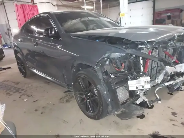 5YMCY0C04N9L82643 2022 BMW X6 M