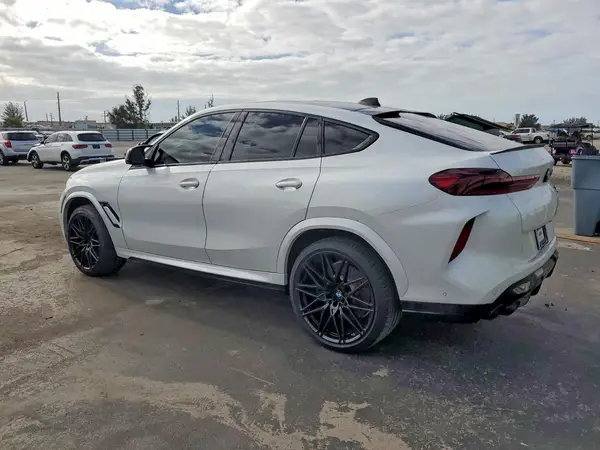 5YMCY0C09L9B05681 2020 BMW X6 - Image 2