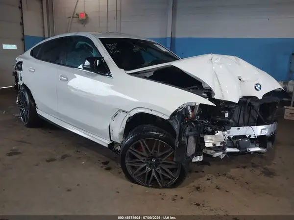 5YMCY0C0XN9L06327 2022 BMW X6 M