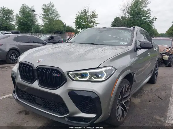 5YMCY0C0XP9P84198 2023 BMW X6 M - Image 2
