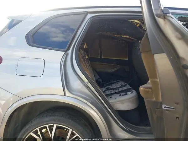 5YMJU0C00N9M57597 2022 BMW X5 M - Image 8