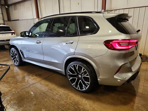 5YMJU0C04N9M17328 2022 BMW X5 - Image 2