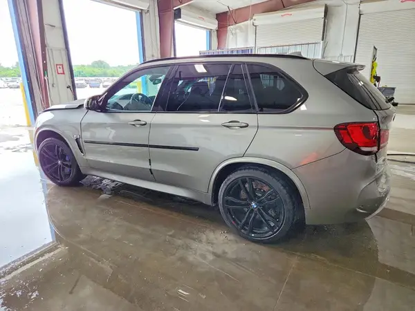 5YMKT6C31H0X20547 2017 BMW X5 - Image 2