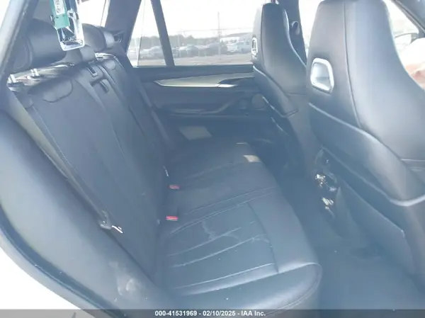 5YMKT6C36H0U39053 2017 BMW X5 M - Image 8