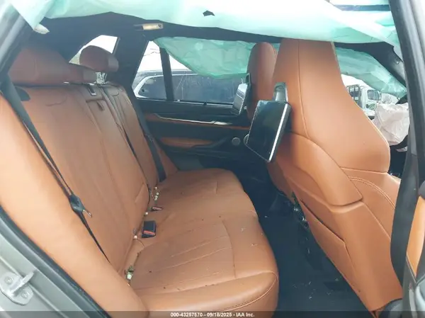 5YMKT6C36H0U39313 2017 BMW X5 M - Image 8