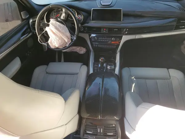 5YMKT6C50H0U38837 2017 BMW X5 - Image 8