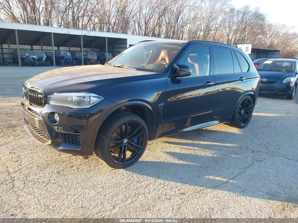 5YMKT6C50J0Y83357 2018 BMW X5 M - Image 2