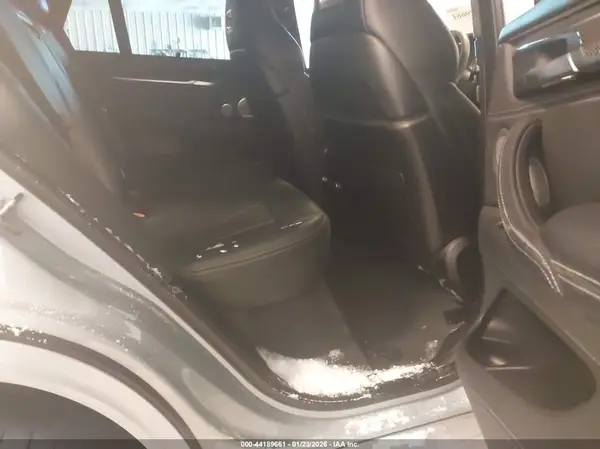 5YMKT6C50J0Y83360 2018 BMW X5 M - Image 8