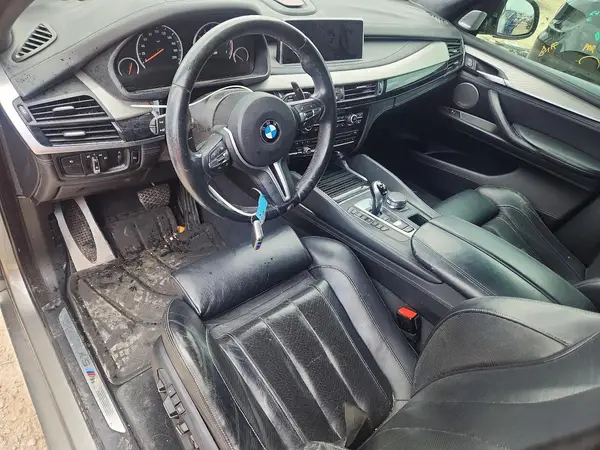5YMKT6C50J0Y83875 2018 BMW X5 - Image 8