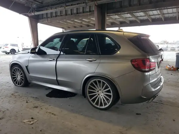 5YMKT6C51J0X21351 2018 BMW X5 - Image 2