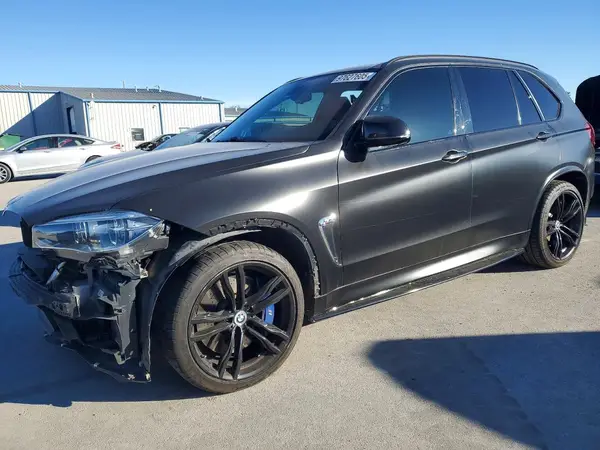 5YMKT6C53J0X21092 2018 BMW X5 - Image 1